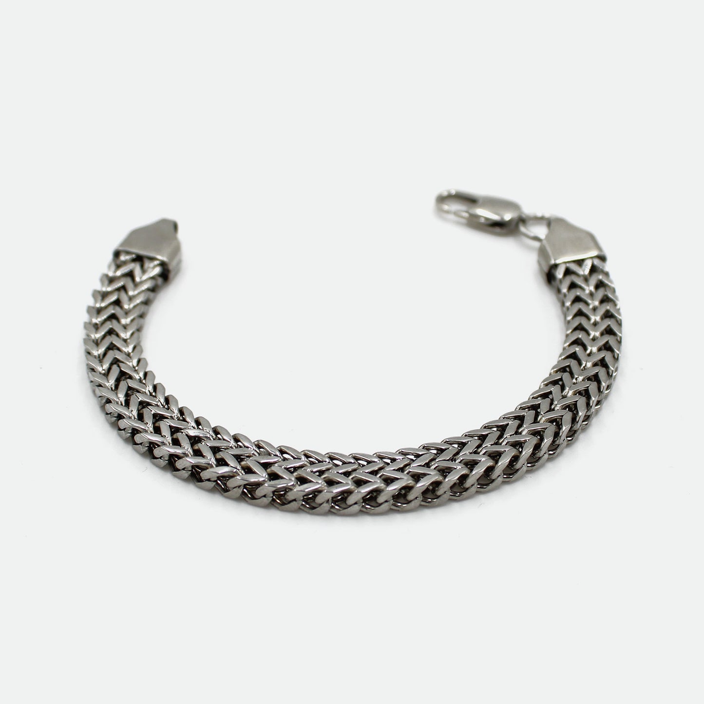 Edelstahl Armband fuer Herren jetzt kaufen in unserem Onlineshop oder vor Ort in unserer Filiale in Basel