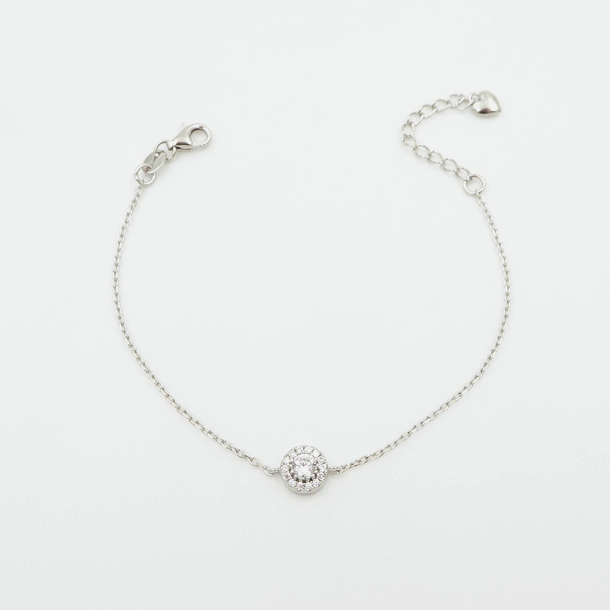 Silber Armbaender fuer Damen jetzt kaufen in unserem Onlineshop oder vor Ort in unserer Filiale in Basel