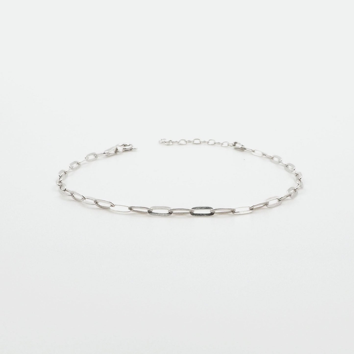 Silber Armbaender fuer Damen jetzt kaufen in unserem Onlineshop oder vor Ort in unserer Filiale in Basel