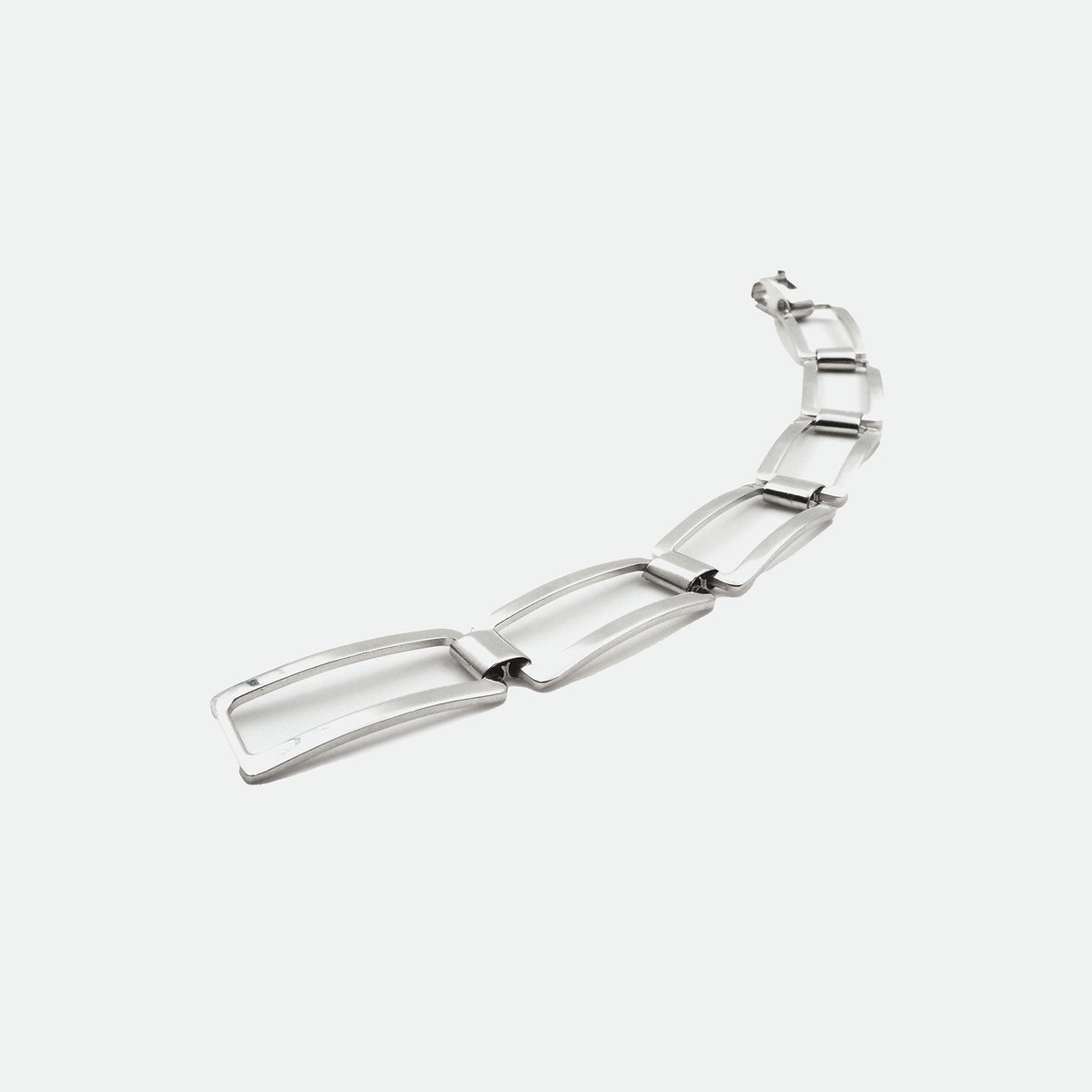Silber Armbaender fuer Damen jetzt kaufen in unserem Onlineshop oder vor Ort in unserer Filiale in Basel
