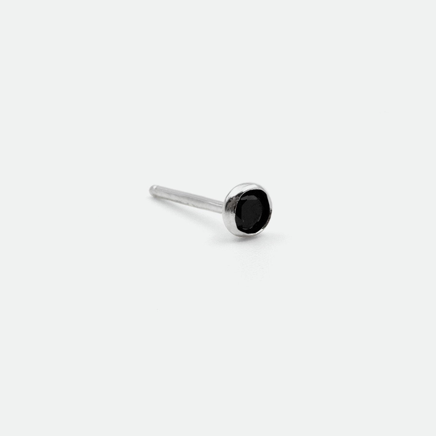 Nasen- und Ohrstecker Piercing jetzt kaufen in unserem Onlineshop oder vor Ort in unserer Filiale in Basel