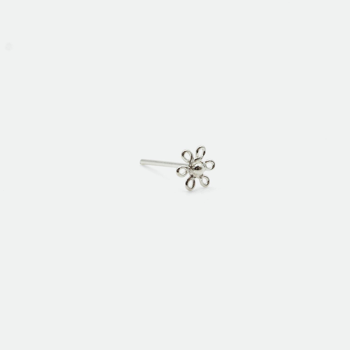 Nasen- und Ohrstecker Piercing jetzt kaufen in unserem Onlineshop oder vor Ort in unserer Filiale in Basel