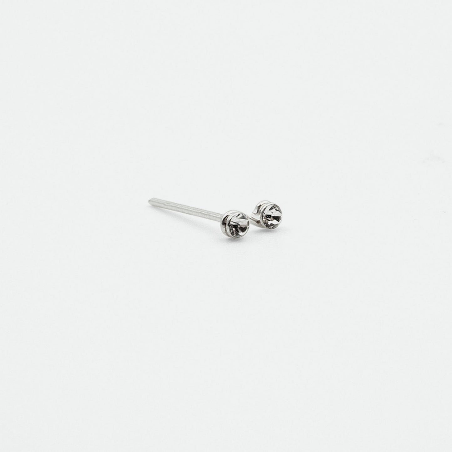 Nasen- und Ohrstecker Piercing jetzt kaufen in unserem Onlineshop oder vor Ort in unserer Filiale in Basel