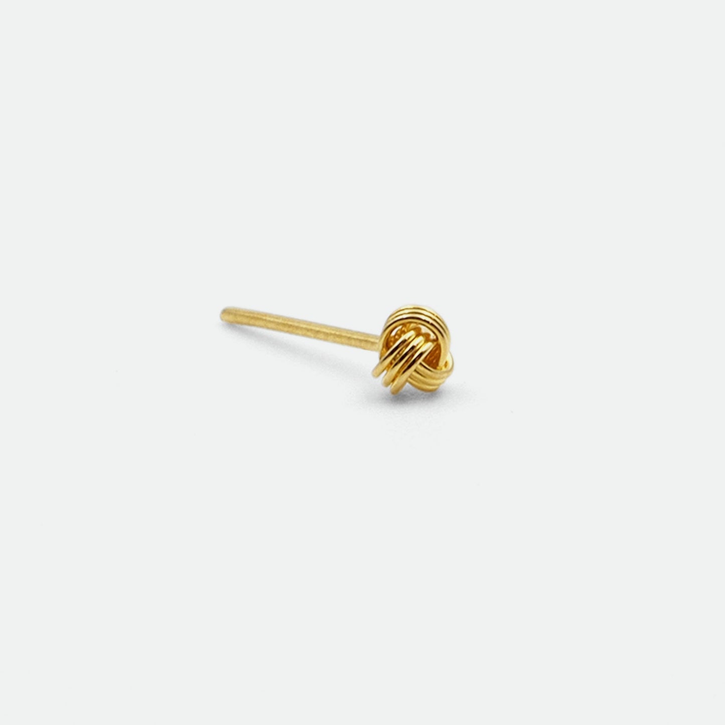 Nasen- und Ohrstecker Piercing jetzt kaufen in unserem Onlineshop oder vor Ort in unserer Filiale in Basel
