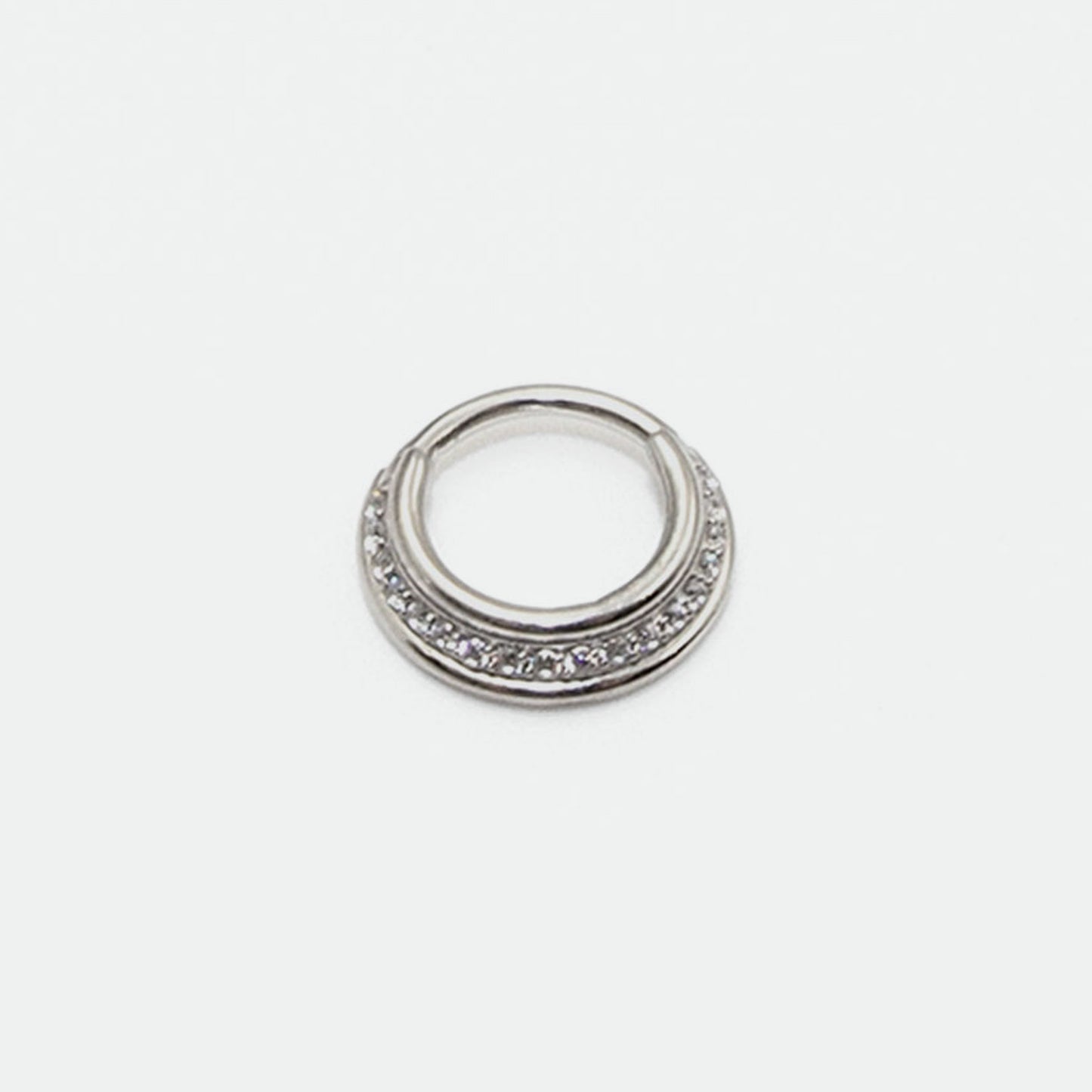 Piercing Septum fuer Damen jetzt kaufen in unserem Onlineshop oder vor Ort in unserer Filiale in Basel