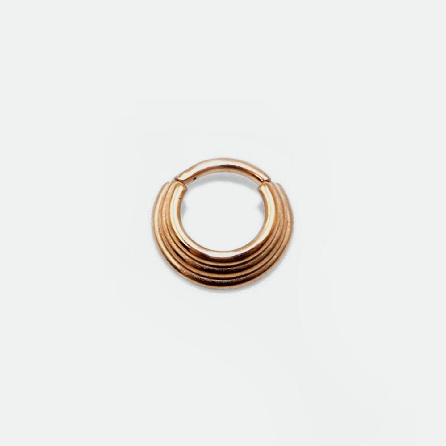 Piercing Septum fuer Damen jetzt kaufen in unserem Onlineshop oder vor Ort in unserer Filiale in Basel