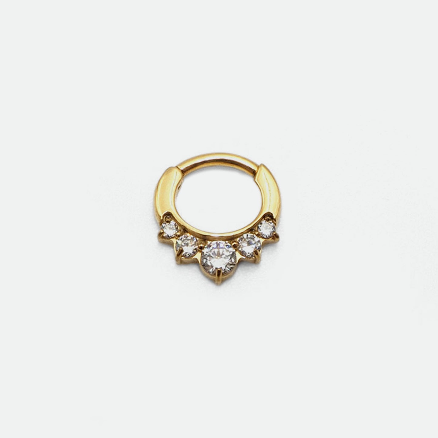 Piercing Septum fuer Damen jetzt kaufen in unserem Onlineshop oder vor Ort in unserer Filiale in Basel
