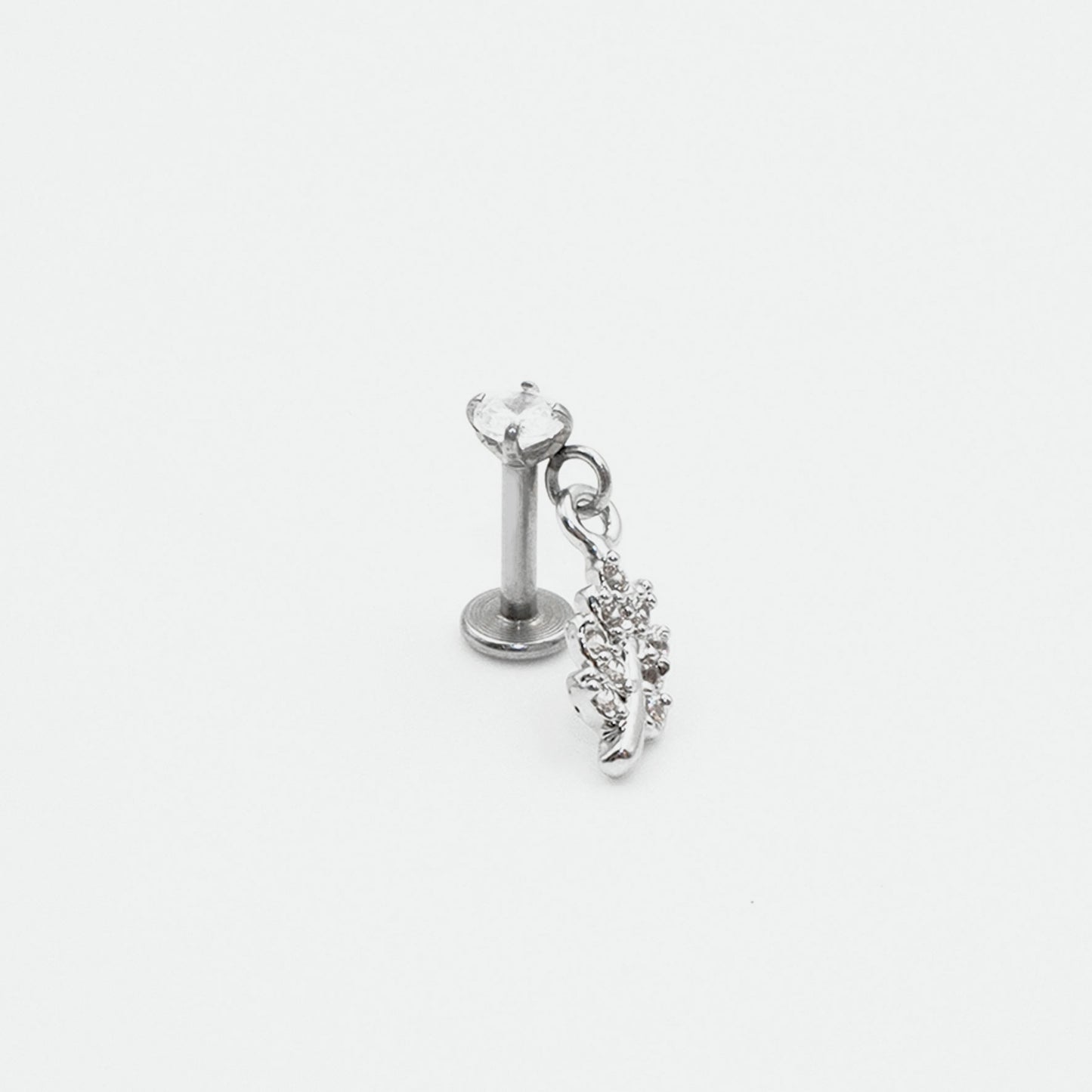 Piercings Tragus fuer Damen jetzt kaufen in unserem Onlineshop oder vor Ort in unserer Filiale in Basel