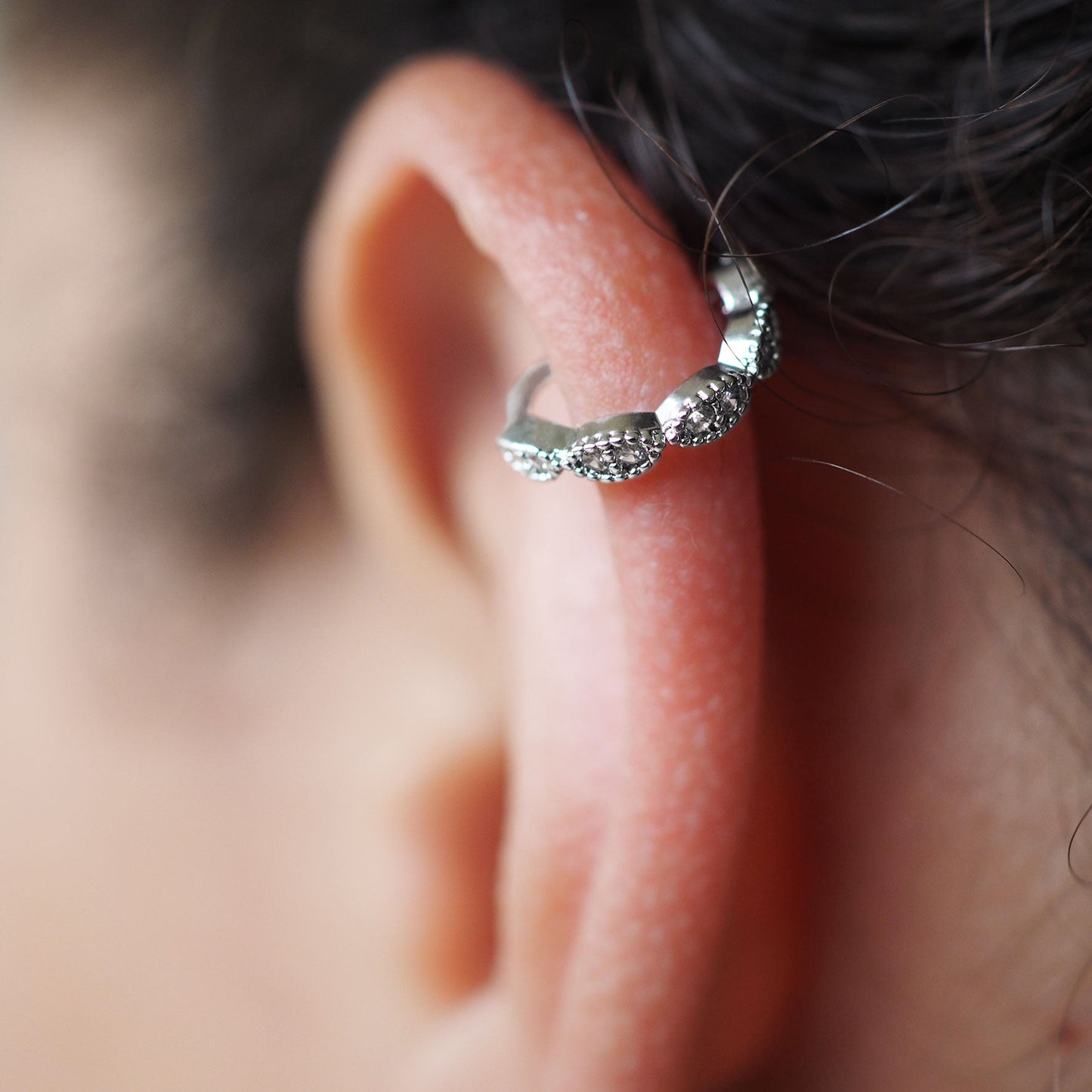 Damen Piercing Helix jetzt kaufen in unserem Onlineshop oder vor Ort in unserer Filiale in Basel