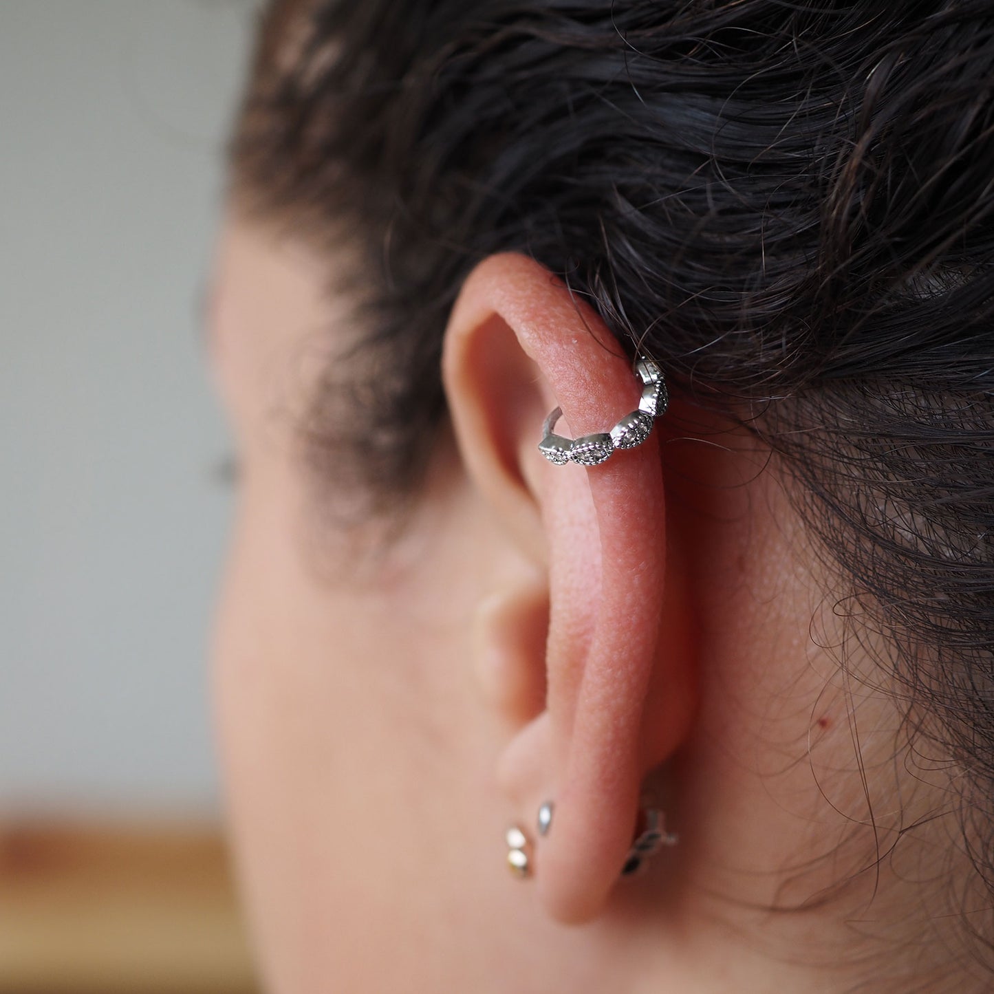 Damen Piercing Helix jetzt kaufen in unserem Onlineshop oder vor Ort in unserer Filiale in Basel