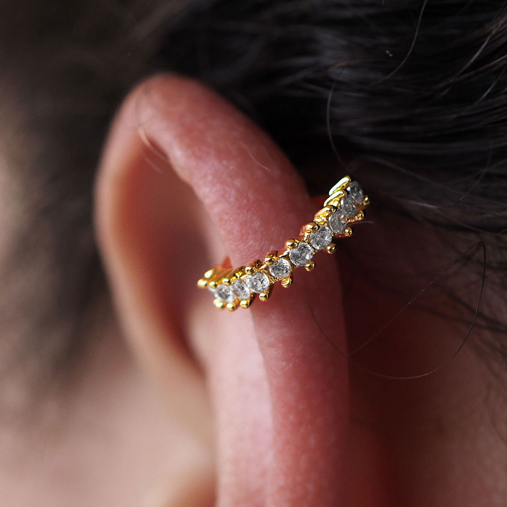 Damen Piercing Helix jetzt kaufen in unserem Onlineshop oder vor Ort in unserer Filiale in Basel