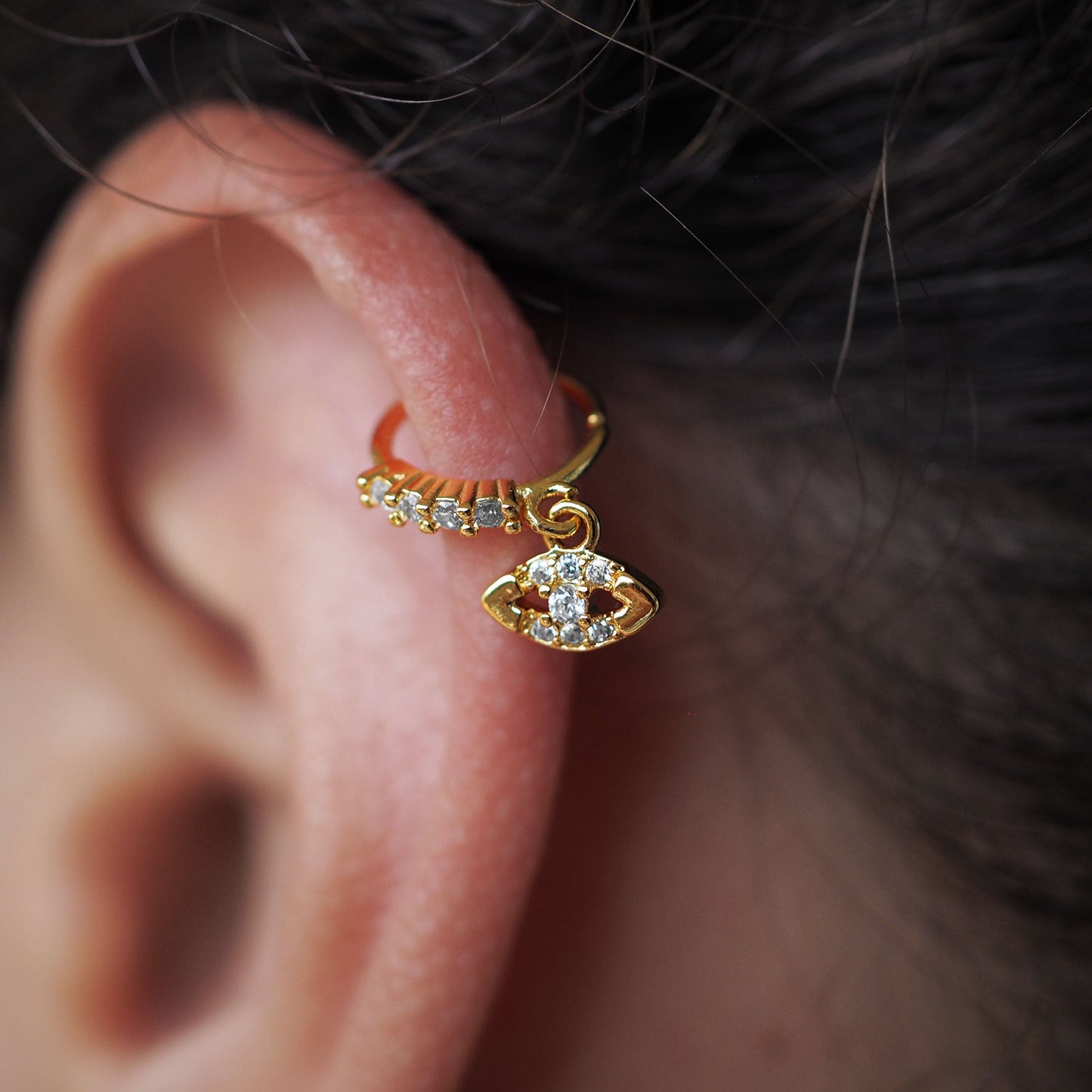 Damen Piercing Helix jetzt kaufen in unserem Onlineshop oder vor Ort in unserer Filiale in Basel