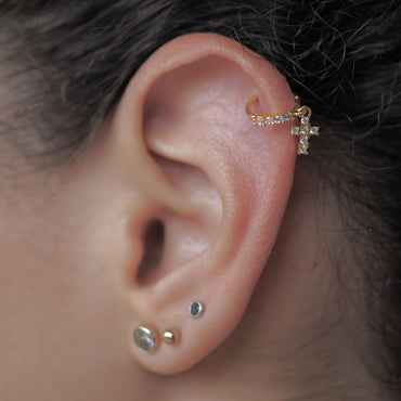 Damen Piercing Helix jetzt kaufen in unserem Onlineshop oder vor Ort in unserer Filiale in Basel