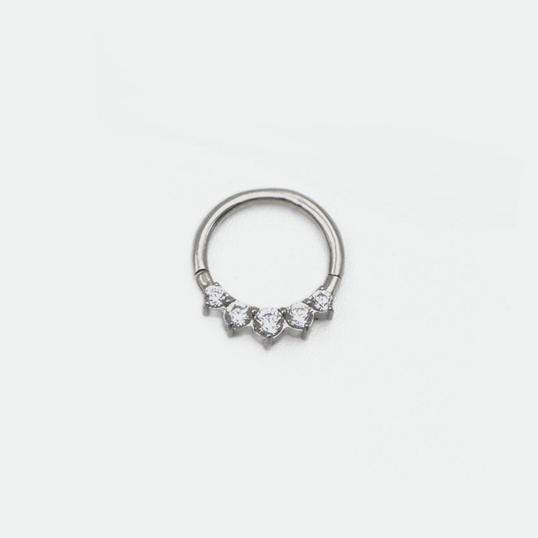 Piercing Septum  fuer Damen jetzt kaufen in unserem Onlineshop oder vor Ort in unserer Filiale in Basel