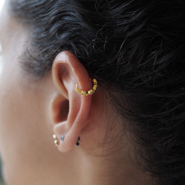 Damen Piercing Helix jetzt kaufen in unserem Onlineshop oder vor Ort in unserer Filiale in Basel