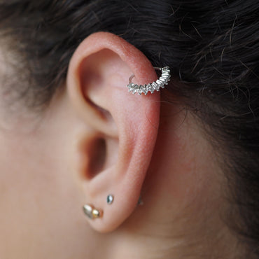 Damen Piercing Helix jetzt kaufen in unserem Onlineshop oder vor Ort in unserer Filiale in Basel